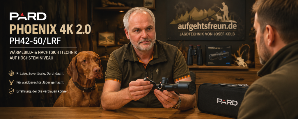 Josef Kolb erklärt das PARD Phoenix 4K 2.0 PH42-50/LRF in einer persönlichen Beratungsszene mit Jagdhund bei aufgehtsfreun.de.